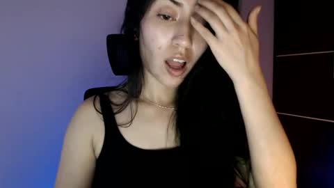 Snapshot of oliviaaa__ chatting on 12, 9, 2025 oliviaaa__ online show from 12, 9, 2025