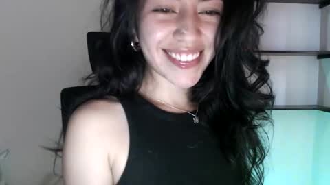 Snapshot of oliviaaa__ chatting on 15, 9, 2025 oliviaaa__ online show from 15, 9, 2025