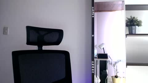 Snapshot of oliviaaa__ chatting on 1, 11, 2025 oliviaaa__ online show from 1, 11, 2025