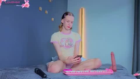 oliviaapink online show from 26, 10, 2025