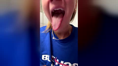 oliviaaraee online show from 10, 1, 2026