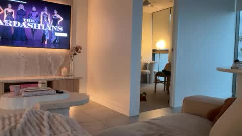 Snapshot of oliviabrookess chatting on 9, 11, 2025 Olivia Brookes online show from 9, 11, 2025