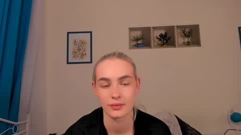Snapshot of oliviahappy chatting on 18, 4, 2026 oliviaBeauty online show from 18, 4, 2026