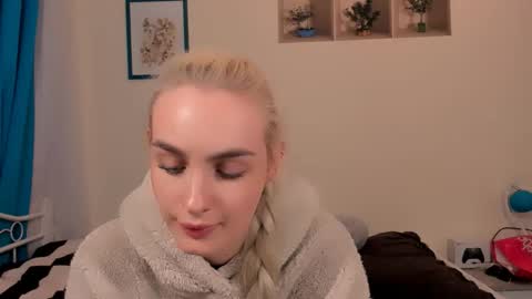 Snapshot of oliviahappy chatting on 19, 4, 2026 oliviaBeauty online show from 19, 4, 2026