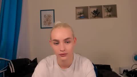 Snapshot of oliviahappy chatting on 31, 5, 2026 oliviaBeauty online show from 31, 5, 2026
