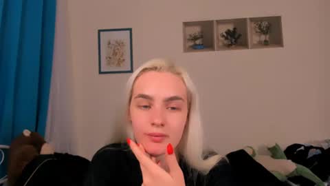 Snapshot of oliviahappy chatting on 16, 6, 2026 oliviaBeauty online show from 16, 6, 2026
