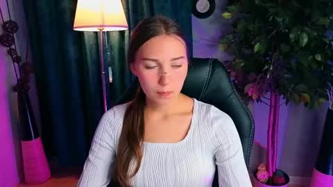 Snapshot of olivialangs chatting on 18, 5, 2026 olivialangs online show from 18, 5, 2026