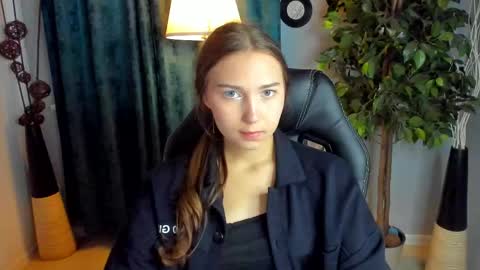 Snapshot of olivialangs chatting on 22, 5, 2026 olivialangs online show from 22, 5, 2026
