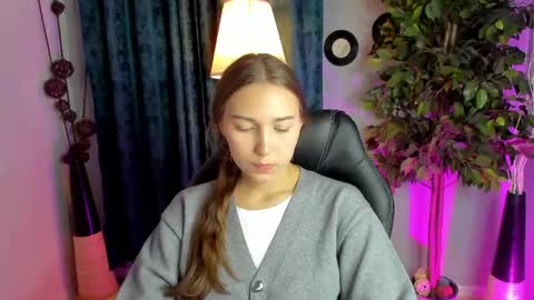 Snapshot of olivialangs chatting on 27, 5, 2026 olivialangs online show from 27, 5, 2026