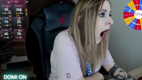 Snapshot of oliviamunk chatting on 4, 2, 2025 . online show from 4, 2, 2025