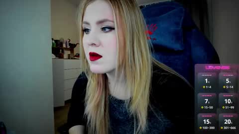 Snapshot of oliviamunk chatting on 9, 10, 2025 . online show from 9, 10, 2025