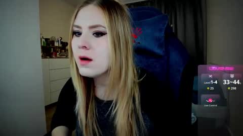 Snapshot of oliviamunk chatting on 11, 10, 2025 . online show from 11, 10, 2025