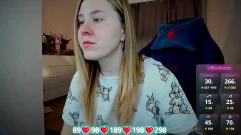 Snapshot of oliviamunk chatting on 21, 10, 2025 . online show from 21, 10, 2025