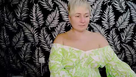 Snapshot of oliviaoskar_ chatting on 16, 12, 2024 Kelly online show from 16, 12, 2024