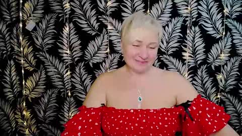 Snapshot of oliviaoskar_ chatting on 5, 1, 2025 Kelly online show from 5, 1, 2025