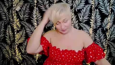 Snapshot of oliviaoskar_ chatting on 8, 2, 2025 Kelly online show from 8, 2, 2025