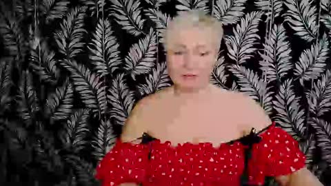 Snapshot of oliviaoskar_ chatting on 2, 3, 2025 Kelly online show from 2, 3, 2025