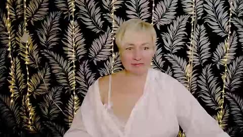 Snapshot of oliviaoskar_ chatting on 3, 3, 2025 Kelly online show from 3, 3, 2025