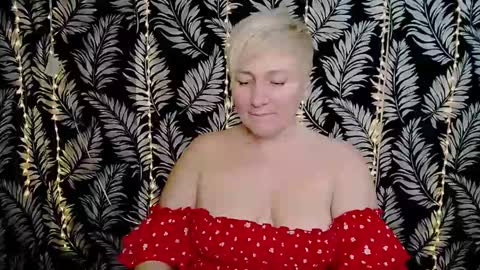 Snapshot of oliviaoskar_ chatting on 8, 3, 2025 Kelly online show from 8, 3, 2025