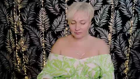 Snapshot of oliviaoskar_ chatting on 10, 3, 2025 Kelly online show from 10, 3, 2025