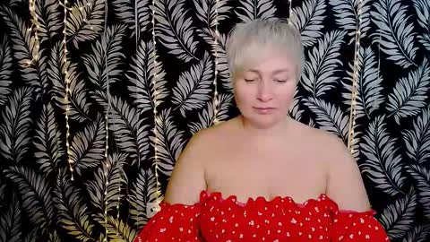 Snapshot of oliviaoskar_ chatting on 11, 9, 2025 Kelly online show from 11, 9, 2025