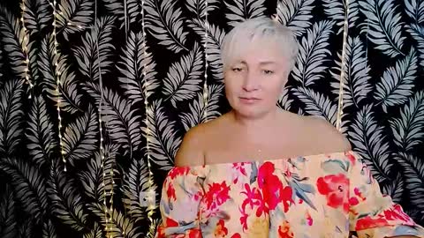 Snapshot of oliviaoskar_ chatting on 17, 10, 2025 Kelly online show from 17, 10, 2025