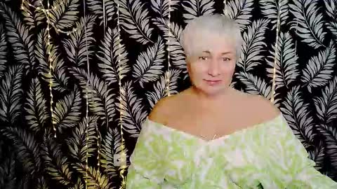 Snapshot of oliviaoskar_ chatting on 26, 10, 2025 Kelly online show from 26, 10, 2025