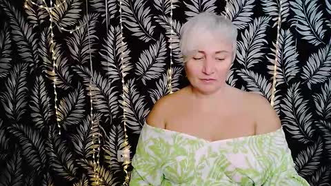 Snapshot of oliviaoskar_ chatting on 3, 11, 2025 Kelly online show from 3, 11, 2025