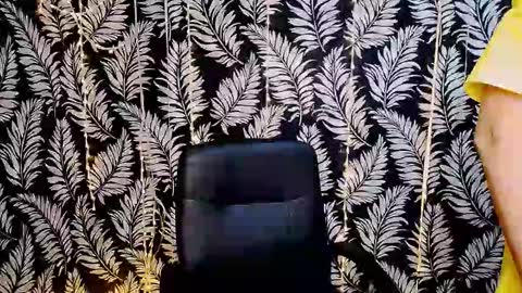 Snapshot of oliviaoskar_ chatting on 18, 11, 2025 Kelly online show from 18, 11, 2025