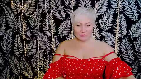 Snapshot of oliviaoskar_ chatting on 30, 11, 2025 Kelly online show from 30, 11, 2025