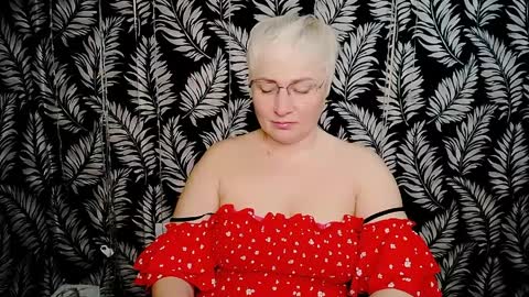 Kelly online show from 6, 4, 2026