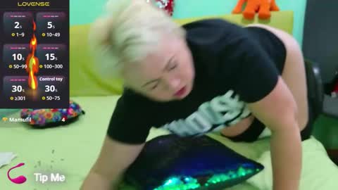 oliviaparadise online show from 6, 11, 2025