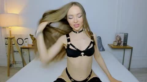 Snapshot of oliviawilsons chatting on 30, 12, 2024 Olivia online show from 30, 12, 2024