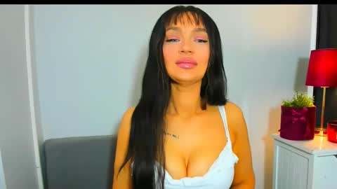 OliviaWomen online show from 25, 4, 2026