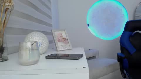 Snapshot of oliviia_cute chatting on 23, 10, 2025 oliviia_cute online show from 23, 10, 2025