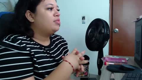 Snapshot of oliviia_cute chatting on 3, 11, 2025 oliviia_cute online show from 3, 11, 2025