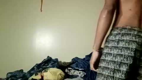 Snapshot of olliebennit chatting on 17, 10, 2025 Ollie online show from 17, 10, 2025