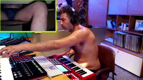 Snapshot of omar_grey chatting on 27, 3, 2026 Omar Grey online show from 27, 3, 2026