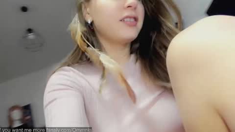 Snapshot of ommnia chatting on 9, 12, 2024 Emma Talk only with followers online show from 9, 12, 2024