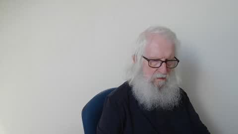 Snapshot of onanister chatting on 8, 5, 2026 Somewhere over the rainbow online show from 8, 5, 2026