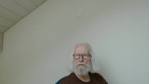 Snapshot of onanister chatting on 9, 6, 2026 Somewhere over the rainbow online show from 9, 6, 2026