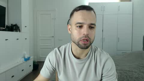 onebestlover online show from 6, 4, 2026