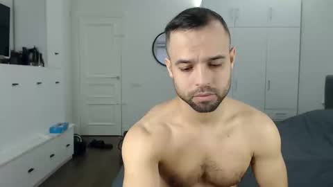 onebestlover online show from 9, 4, 2026