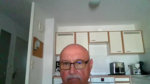 Snapshot of onemoretimebis chatting on 2, 8, 2026 Onemoretimebis online show from 2, 8, 2026