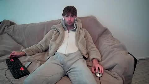 Snapshot of onesieboyx chatting on 25, 11, 2025 onesieboyx online show from 25, 11, 2025