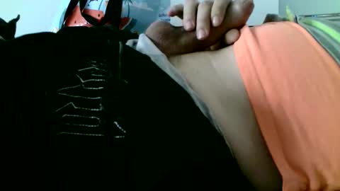 Snapshot of onkelz200 chatting on 4, 10, 2025 onkelz200 online show from 4, 10, 2025