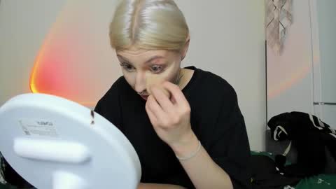 Snapshot of only_iva21 chatting on 27, 10, 2025 Iva online show from 27, 10, 2025