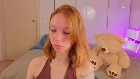 Snapshot of onlylily chatting on 7, 11, 2025 Lily online show from 7, 11, 2025