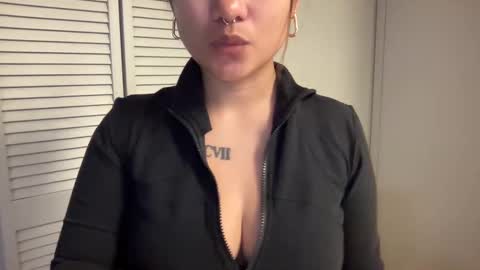 Snapshot of oohhellothere chatting on 9, 9, 2025 Miss Girly online show from 9, 9, 2025