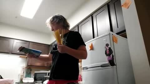 TsJojo online show from 8, 12, 2024